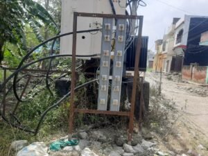  खुले में रखा ट्रांसफार्मर हादसों को दे रहा न्यौता, जताया विरोध